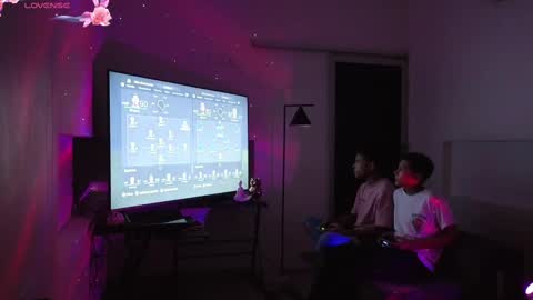 Snapshot of friendsbi_sextape chatting on December 26, 7:56 am Bella Fran Steven and Pepe online show from December 26, 7:56 am