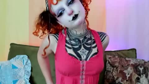 Snapshot of friskyflowers chatting on April 19, 11:07 pm cherry online show from April 19, 11:07 pm