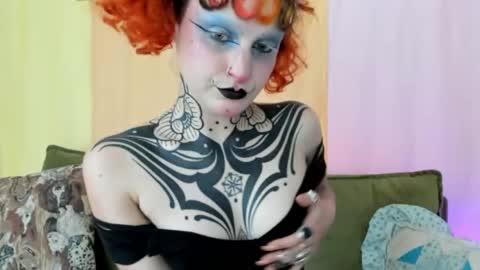 Snapshot of friskyflowers chatting on May 3, 12:05 am cherry online show from May 3, 12:05 am