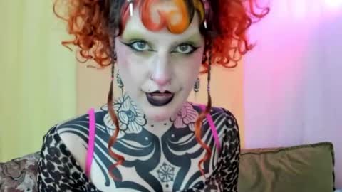 Snapshot of friskyflowers chatting on May 5, 1:13 am cherry online show from May 5, 1:13 am