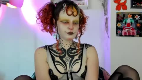 Snapshot of friskyflowers chatting on May 12, 1:58 am cherry online show from May 12, 1:58 am