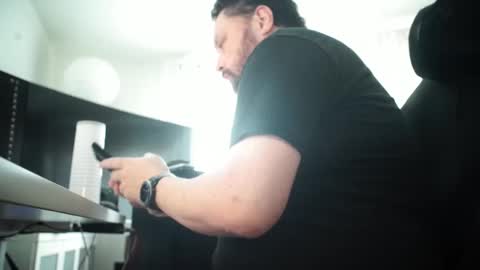 Snapshot of frob976 chatting on March 5, 8:53 pm frob976 online show from March 5, 8:53 pm