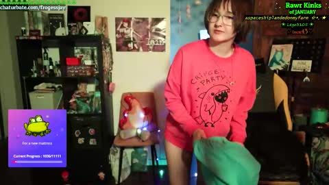 Snapshot of frogessjay chatting on January 10, 8:54 pm Jaywise Frogfoot online show from January 10, 8:54 pm