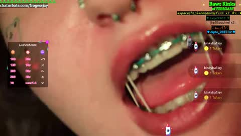 Snapshot of frogessjay chatting on February 23, 5:43 pm Jaywise Frogfoot online show from February 23, 5:43 pm