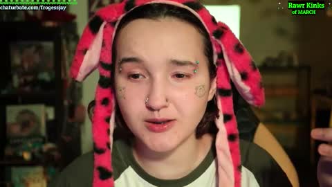 Snapshot of frogessjay chatting on March 1, 6:43 pm Jaywise Frogfoot online show from March 1, 6:43 pm