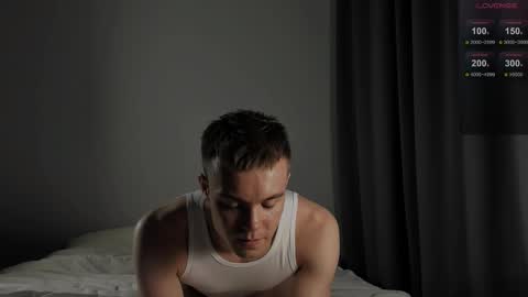 Snapshot of fromedcam chatting on December 17, 7:53 pm ED online show from December 17, 7:53 pm