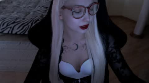 Lilith online show from May 12, 8:44 am