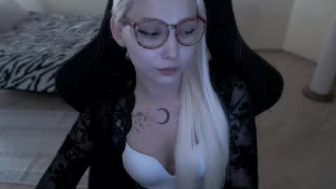Lilith online show from May 18, 12:00 pm