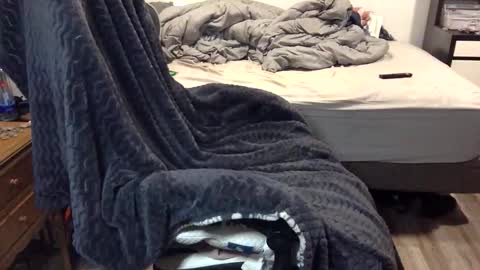 Snapshot of froski666 chatting on December 19, 2:51 am froski666 online show from December 19, 2:51 am