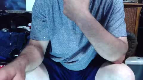frostydhoman1221 online show from May 20, 5:02 am