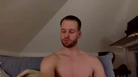 frozenyoga online show from November 5, 8:31 pm