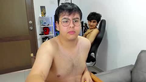 uwu online show from December 19, 9:33 pm