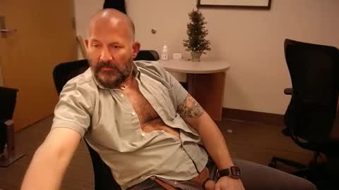 fuckadilf online show from December 18, 5:00 pm