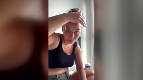 Snapshot of fuckhard4you chatting on February 6, 2:27 am La online show from February 6, 2:27 am