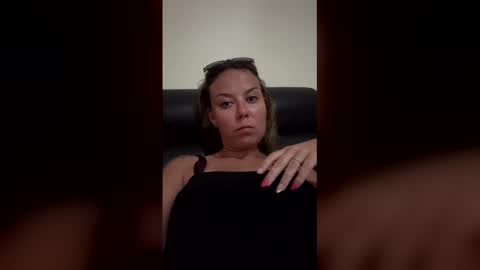 Snapshot of fuckhard4you chatting on February 14, 10:23 am La online show from February 14, 10:23 am