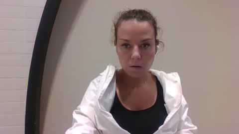 Snapshot of fuckhard4you chatting on April 4, 6:33 am La online show from April 4, 6:33 am