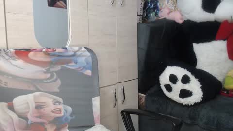 Mia and Gary  online show from January 9, 2:03 am