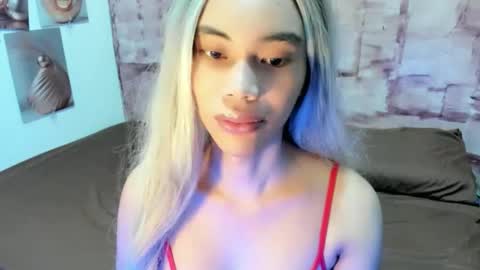 Snapshot of fuckingsexy143 chatting on April 21, 5:03 am fuckingsexy143 online show from April 21, 5:03 am