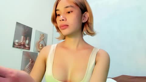 Snapshot of fuckingsexy143 chatting on May 4, 2:46 pm fuckingsexy143 online show from May 4, 2:46 pm