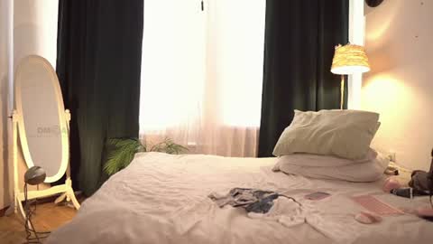 Snapshot of fuckingtoy_ chatting on July 7, 9:35 am Eva all my links online show from July 7, 9:35 am