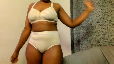 Snapshot of fuckpussy_18 chatting on February 13, 5:14 am fuckpussy_18 online show from February 13, 5:14 am