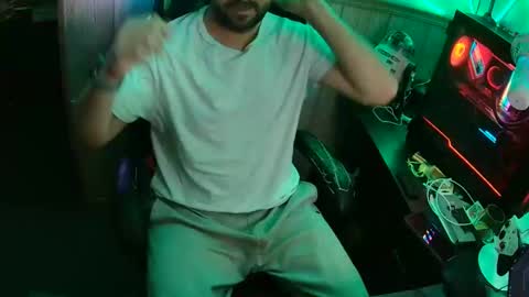 Snapshot of fufupop chatting on November 29, 10:35 pm fufupop online show from November 29, 10:35 pm