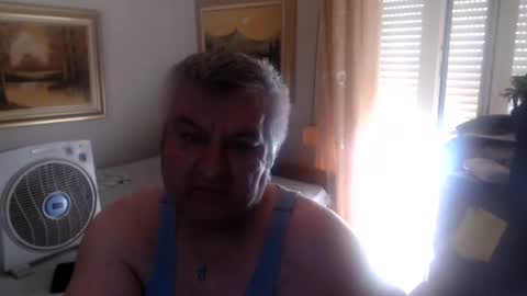 Snapshot of fukingcrazy chatting on July 14, 10:21 am fukingcrazy online show from July 14, 10:21 am