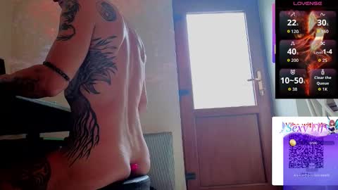 Snapshot of fullartofsex chatting on February 12, 10:21 am FullArtOfSex online show from February 12, 10:21 am