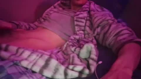 Snapshot of fundude1993 chatting on January 16, 6:56 am fundude1993 online show from January 16, 6:56 am