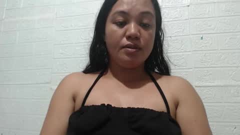 Snapshot of funluvnpinay4u chatting on December 21, 10:55 am MAE online show from December 21, 10:55 am