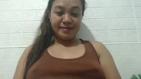 Snapshot of funluvnpinay4u chatting on December 22, 2:25 pm MAE online show from December 22, 2:25 pm