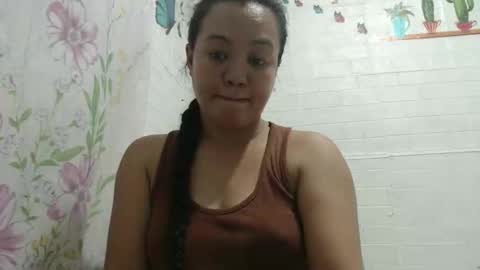 Snapshot of funluvnpinay4u chatting on December 23, 3:15 am MAE online show from December 23, 3:15 am