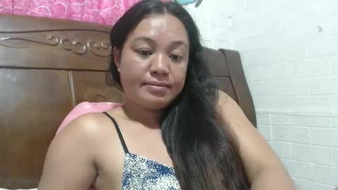 Snapshot of funluvnpinay4u chatting on January 8, 1:02 pm MAE online show from January 8, 1:02 pm