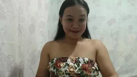 Snapshot of funluvnpinay4u chatting on February 9, 12:58 am MAE online show from February 9, 12:58 am