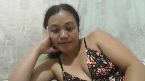 Snapshot of funluvnpinay4u chatting on February 16, 2:35 pm MAE online show from February 16, 2:35 pm