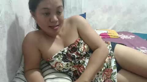 Snapshot of funluvnpinay4u chatting on March 3, 2:01 pm MAE online show from March 3, 2:01 pm