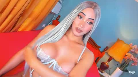 Snapshot of funtastic_harlow chatting on June 16, 7:22 am Maddonna online show from June 16, 7:22 am
