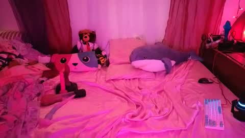 Snapshot of furby_chummies chatting on December 15, 2:16 am Valarie Iris Paige online show from December 15, 2:16 am