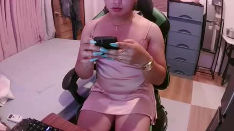 Snapshot of future_bride chatting on February 3, 9:47 am future_bride online show from February 3, 9:47 am