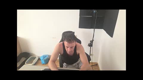 Snapshot of futuregymbro chatting on April 20, 11:35 am Worah online show from April 20, 11:35 am