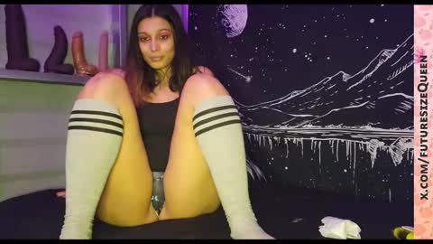 futuresizequeen online show from January 8, 3:09 am