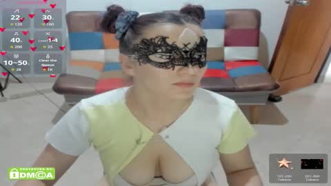 Snapshot of fuxxy_ chatting on October 7, 4:37 pm fuxxy_ online show from October 7, 4:37 pm