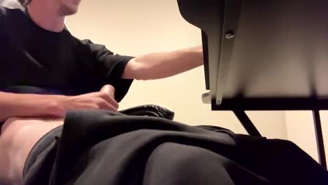 Snapshot of fuzzie_07 chatting on January 13, 11:52 am fuzzie_07 online show from January 13, 11:52 am