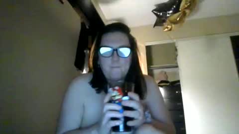 fuzzypeaches87 online show from April 4, 4:22 am