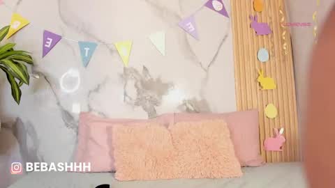   Independent model online show from April 7, 10:15 am