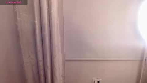 Snapshot of fyreandfox_ chatting on February 19, 5:38 pm FIRE AND FOX online show from February 19, 5:38 pm