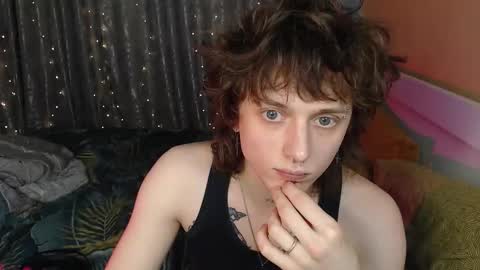 Ian online show from December 21, 6:48 pm