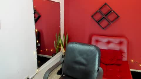 Snapshot of gaarataihen1 chatting on December 10, 11:54 am Gaara online show from December 10, 11:54 am