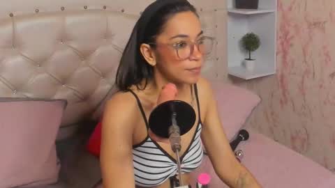 Snapshot of gabbieskinny chatting on November 25, 4:18 pm gabbieskinny online show from November 25, 4:18 pm