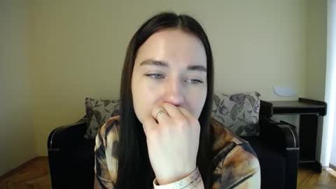 Jaklin online show from December 3, 9:33 am